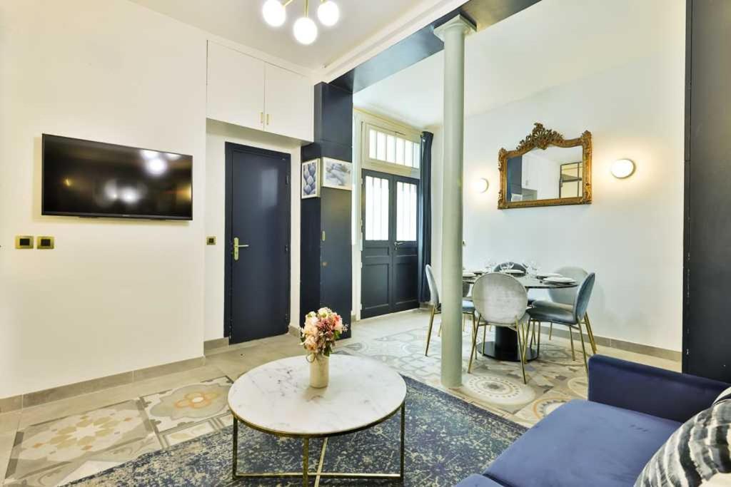 Appartamento Lovely Loft With 2 Bedrooms Air Conditioned *
